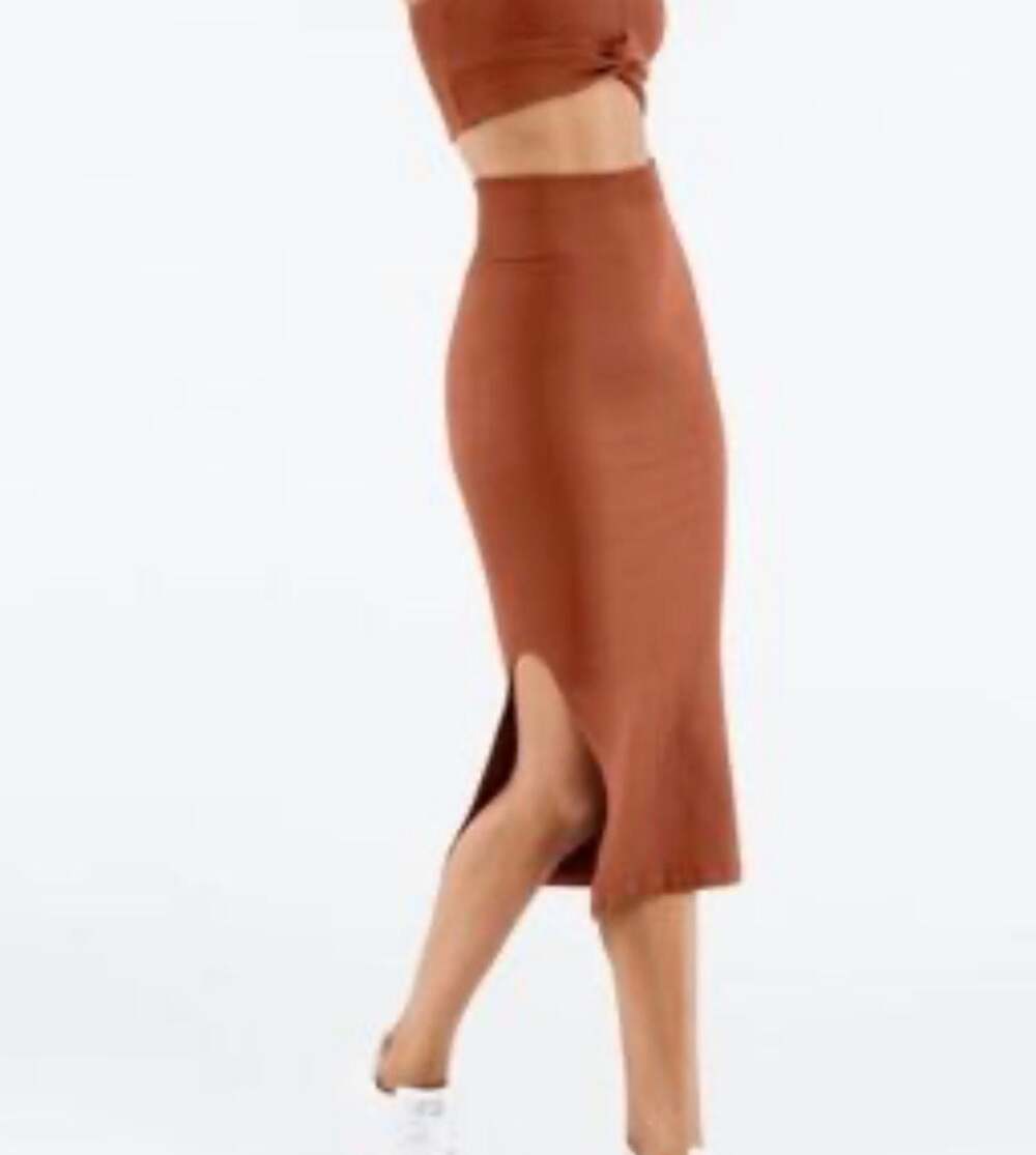 NWT Fabletics High-Waisted Ribbed Seamless Midi Skirt with Side Slit